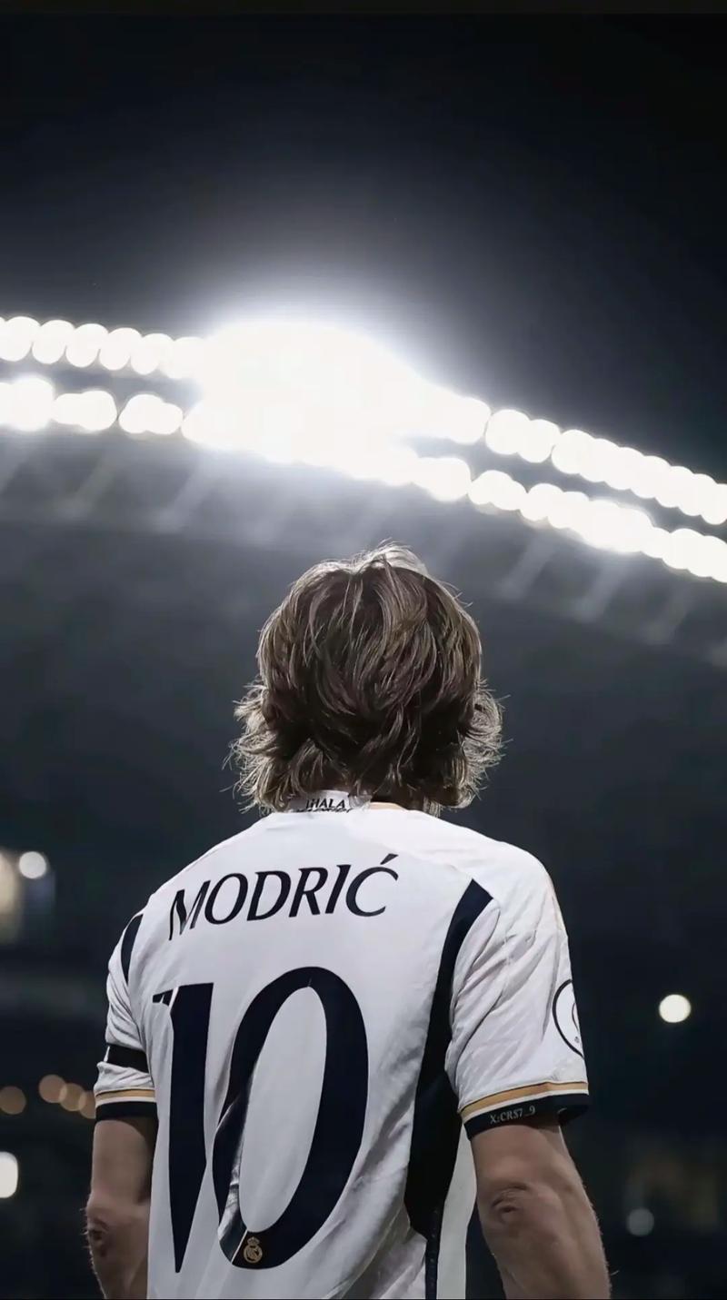 一日英超动向：曼城再具争冠实力，萨拉赫猛批斯洛特引发矛盾